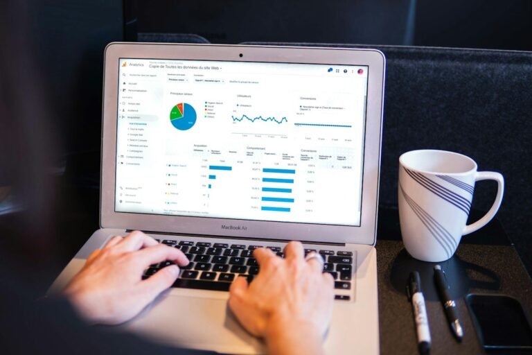 Analytics dashboard representing multi-country Google Search Console analysis